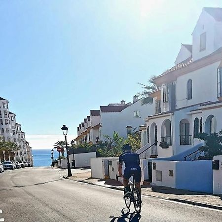 Lovely Apartment Centrally Located In Estepona Esterno foto