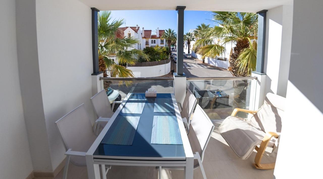 Lovely Apartment Centrally Located In Estepona Esterno foto